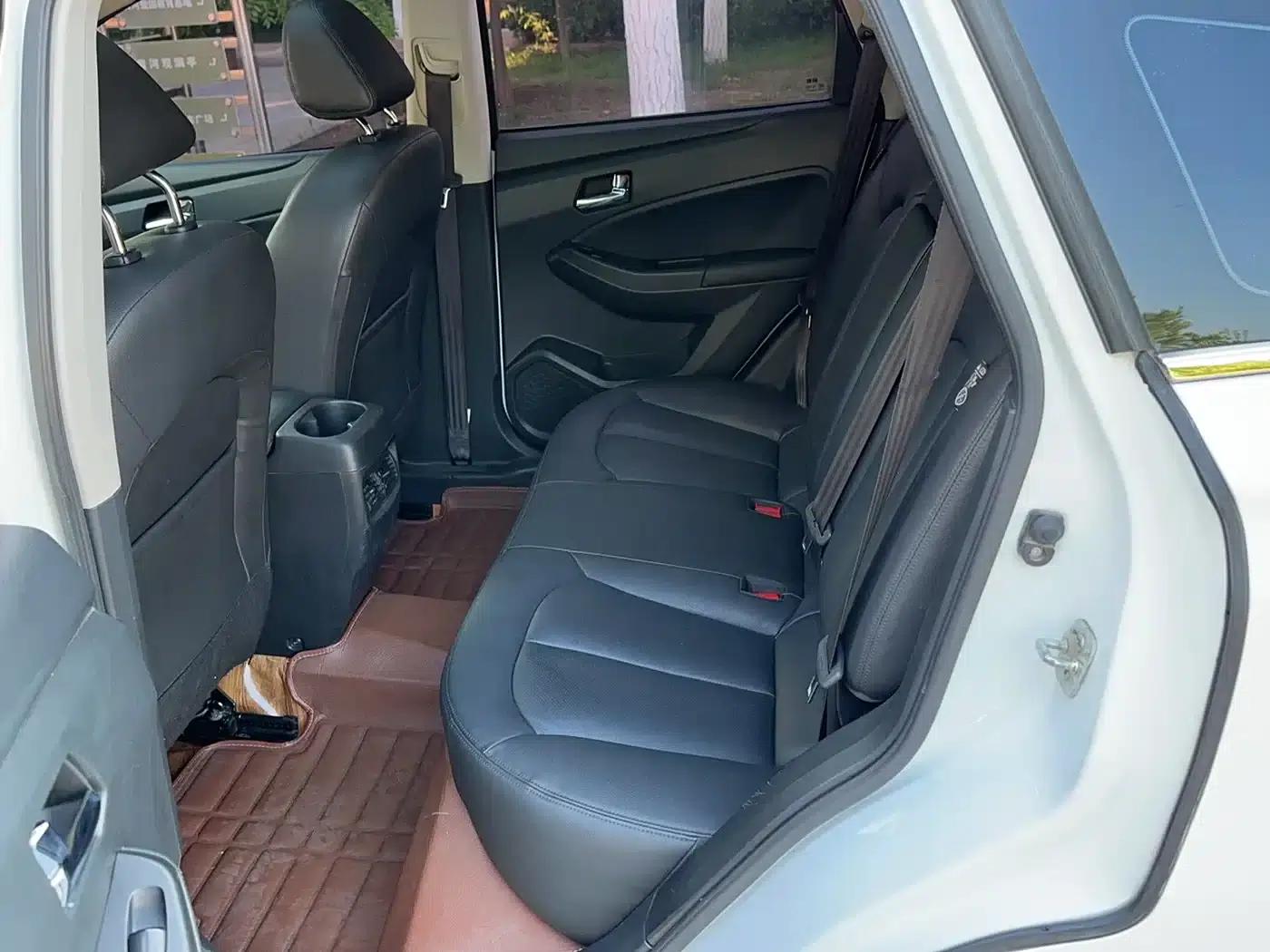 Venucia T70 2015 2.0L CVT Smart Edition — миниатюра 16