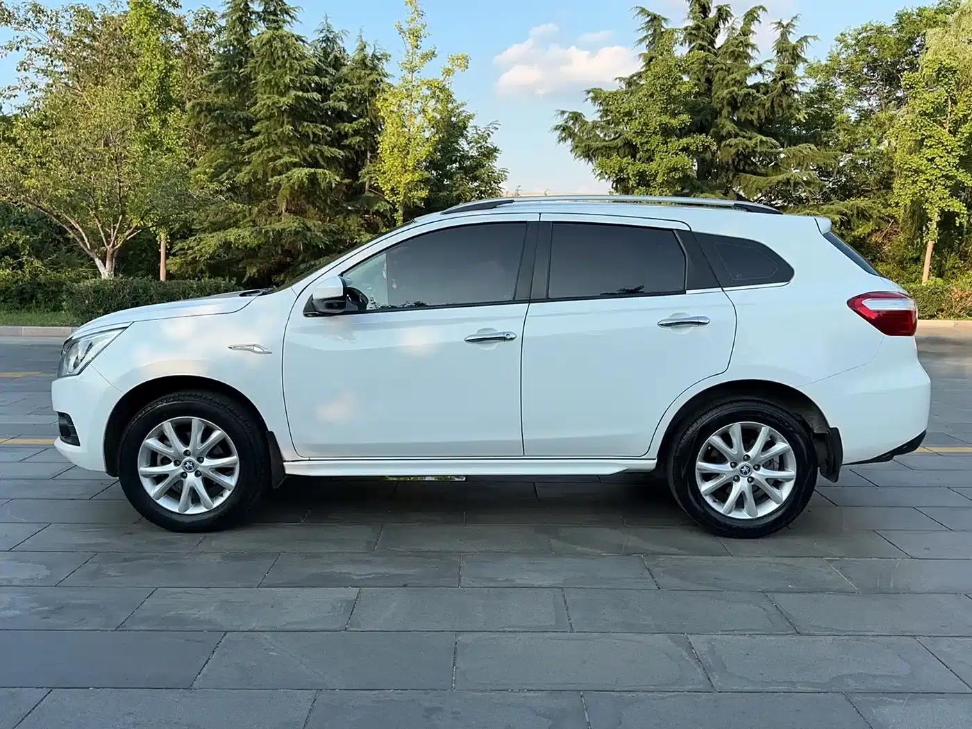 Venucia T70 2015 2.0L CVT Smart Edition — миниатюра 8
