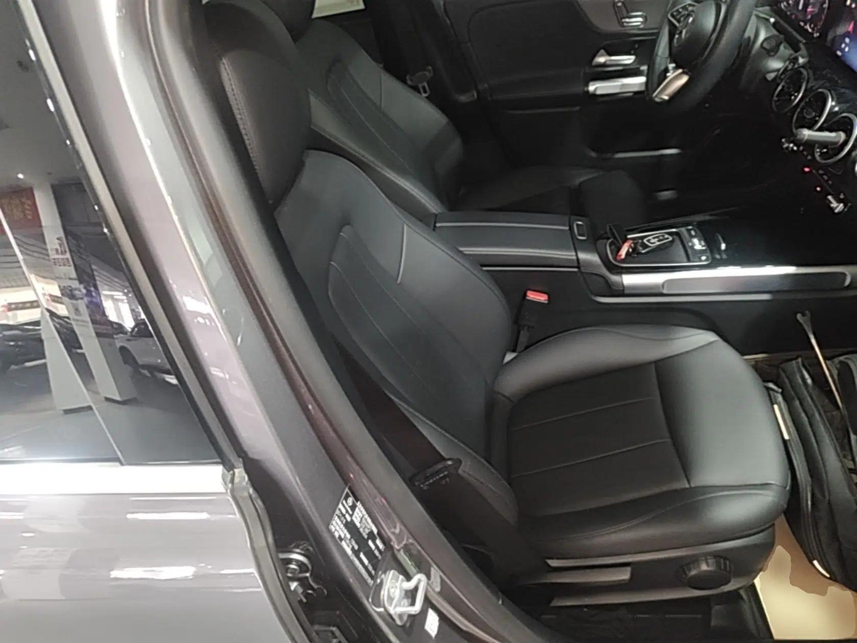 Mercedes-Benz GLB 2024-Year Restyled GLB 200 Dynamic Edition — миниатюра 19