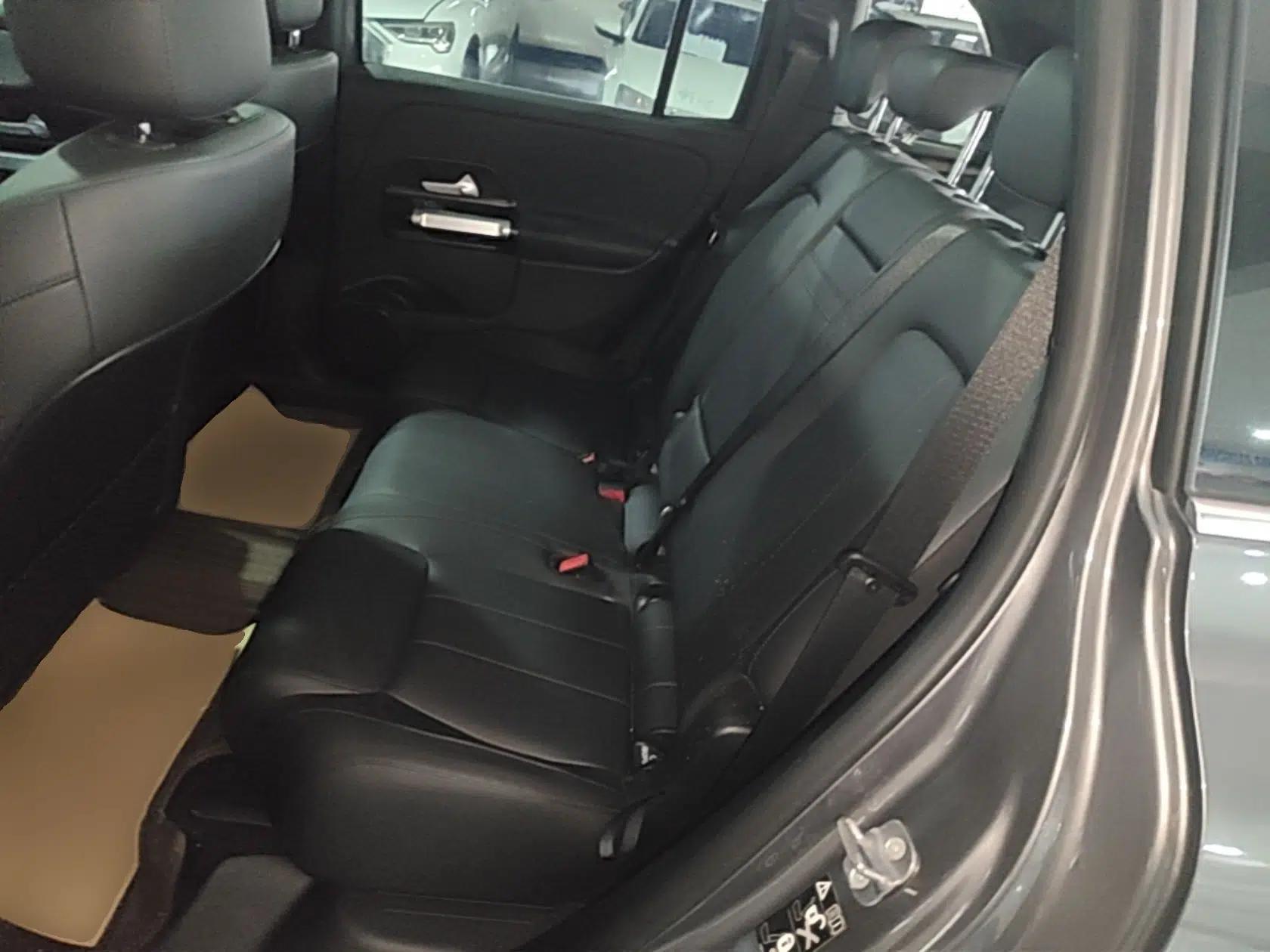 Mercedes-Benz GLB 2024-Year Restyled GLB 200 Dynamic Edition — миниатюра 20