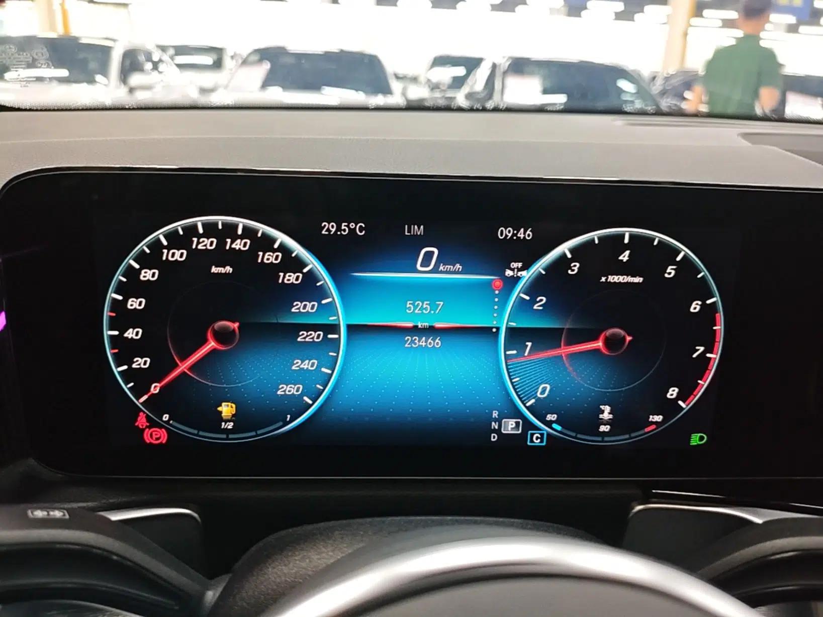 Mercedes-Benz GLB 2023 GLB 220 Sport Edition — миниатюра 19