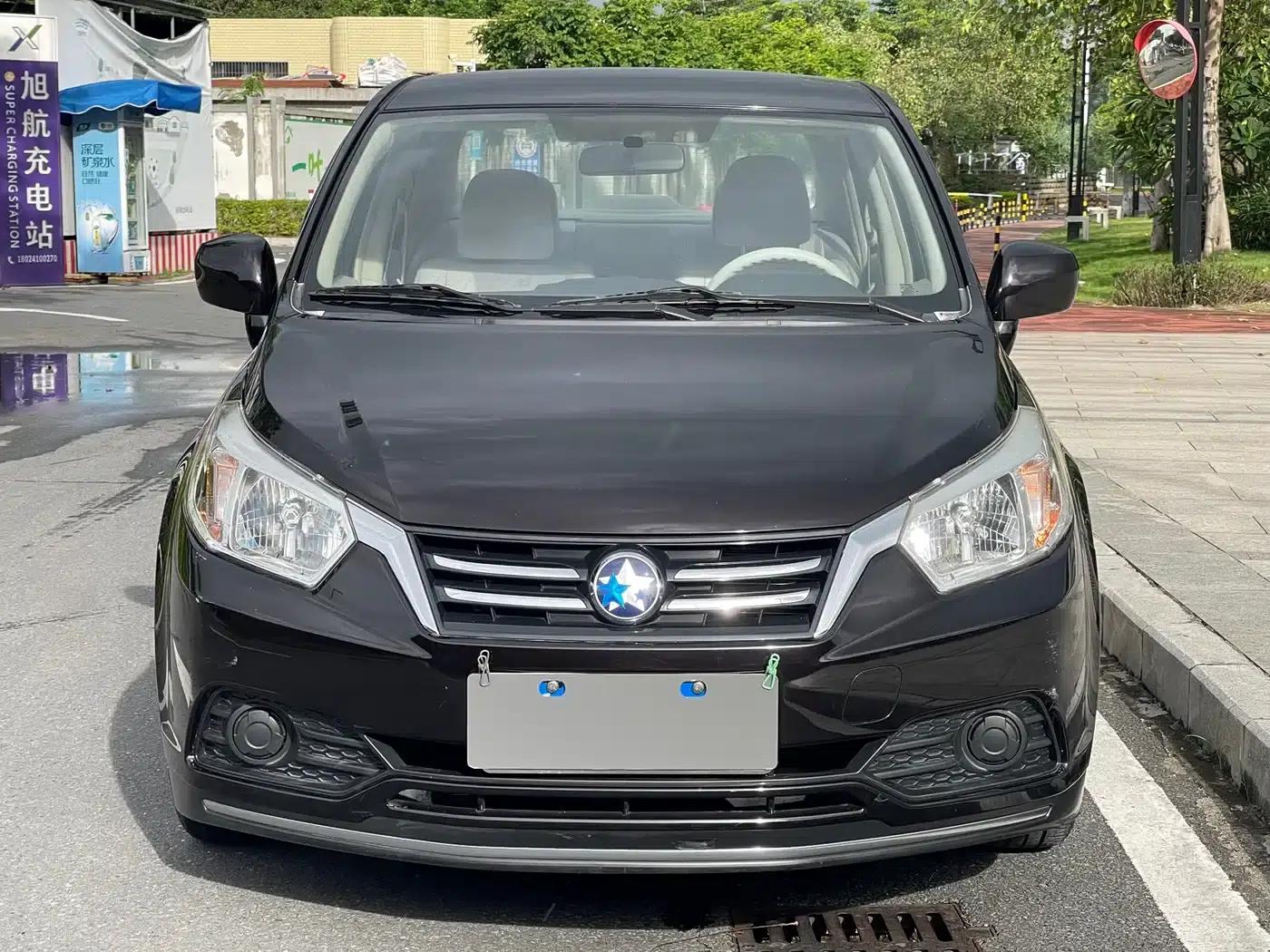 Venucia D50 2015 1.6L Automatic Fashion Edition — миниатюра 2