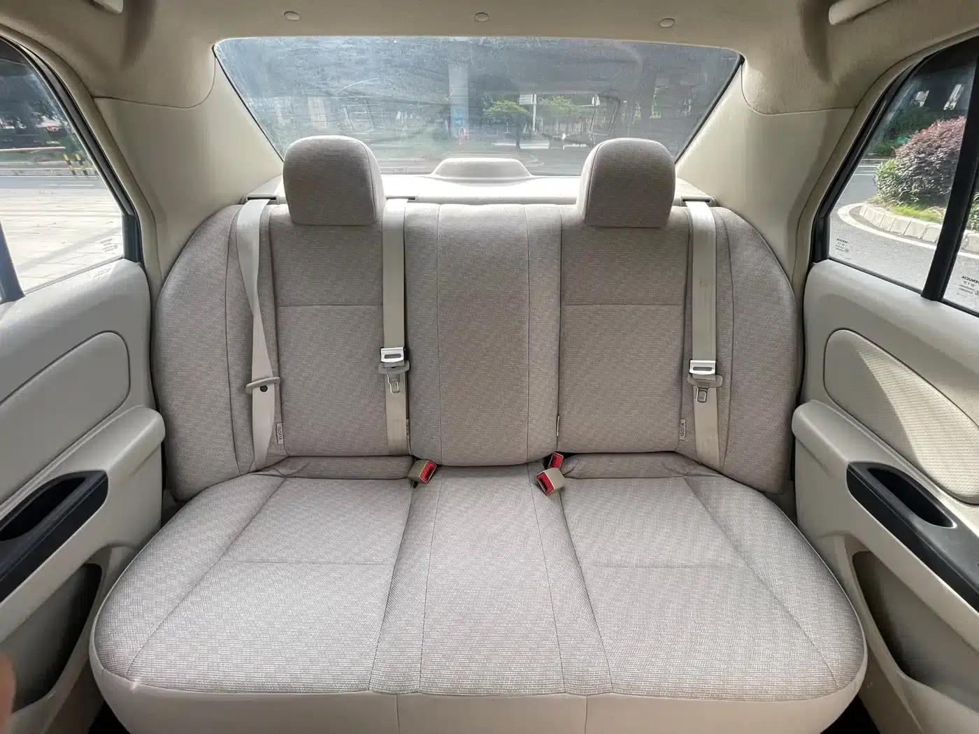 Venucia D50 2015 1.6L Automatic Fashion Edition — миниатюра 16