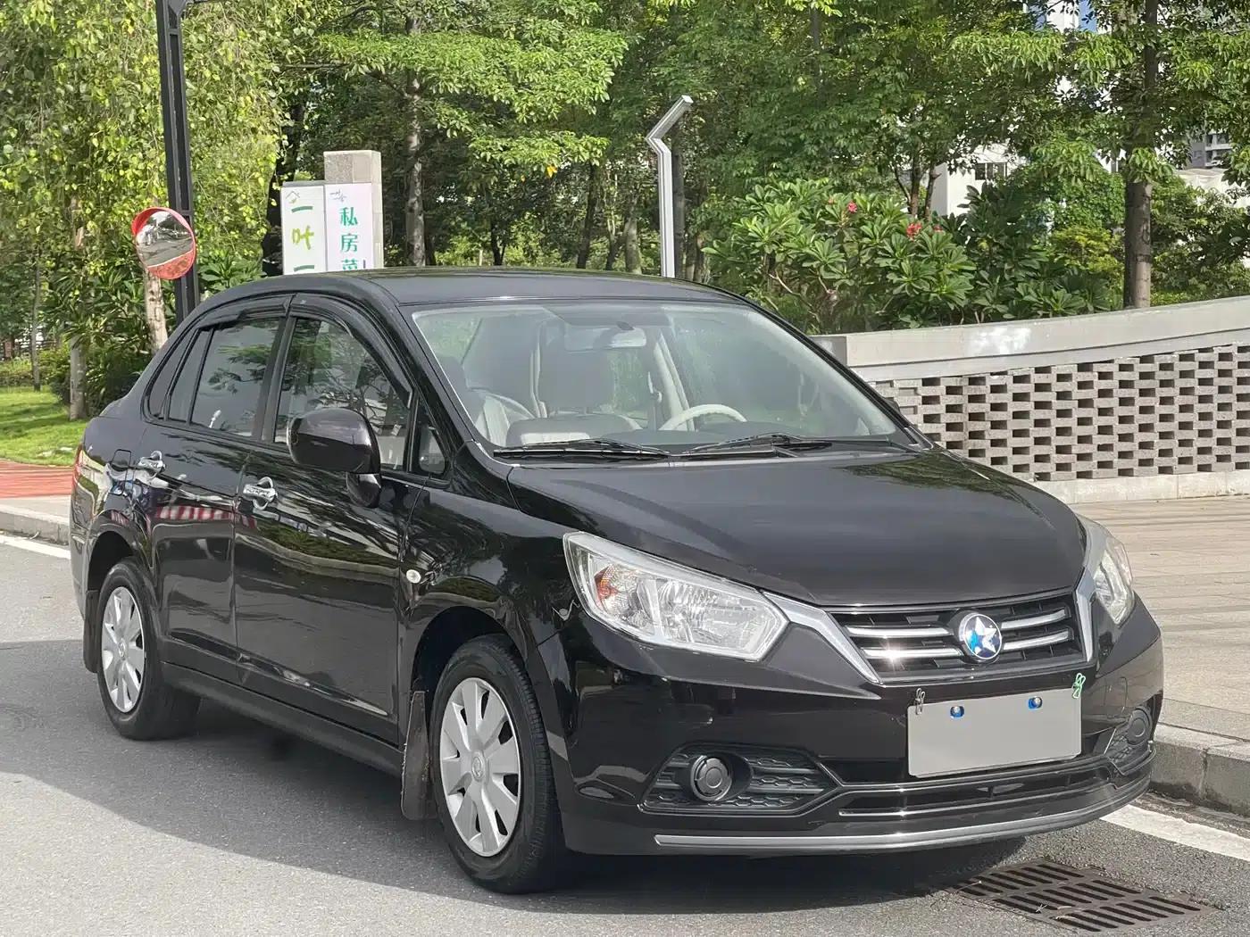 Venucia D50 2015 1.6L Automatic Fashion Edition — миниатюра 3