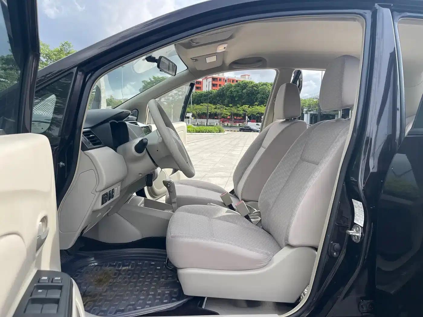 Venucia D50 2015 1.6L Automatic Fashion Edition — миниатюра 8
