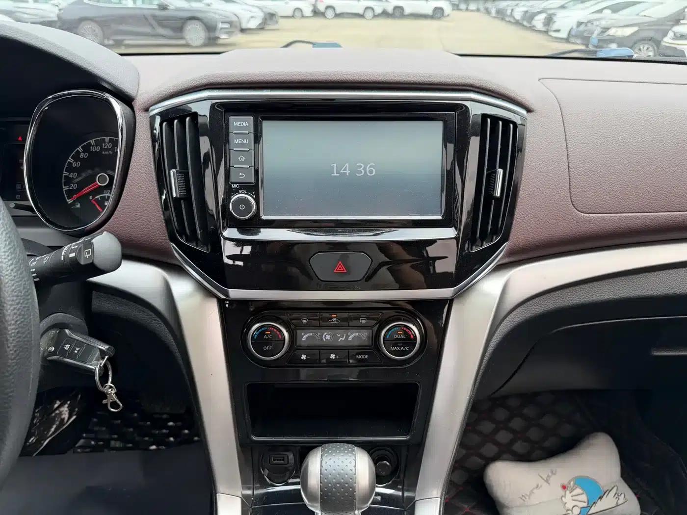 Venucia T70X 2016 2.0L CVT Smart Sport Edition — миниатюра 11