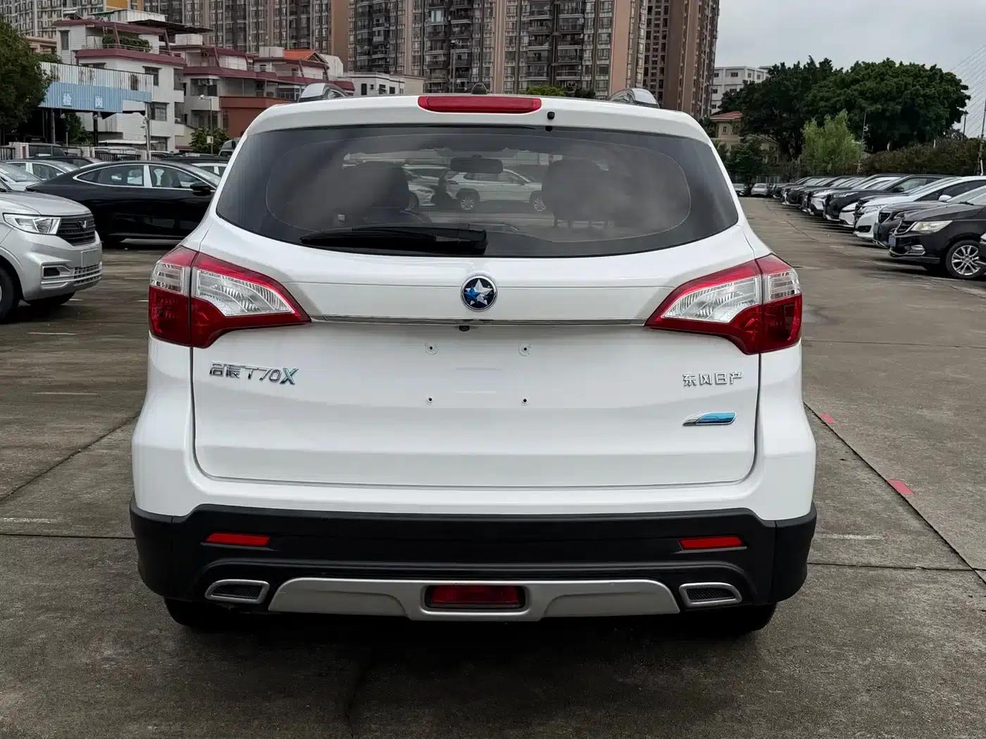 Venucia T70X 2016 2.0L CVT Smart Sport Edition — миниатюра 15