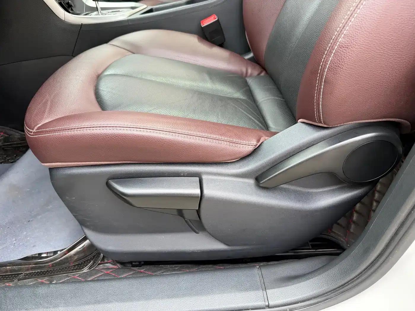 Venucia T70X 2016 2.0L CVT Smart Sport Edition — миниатюра 23