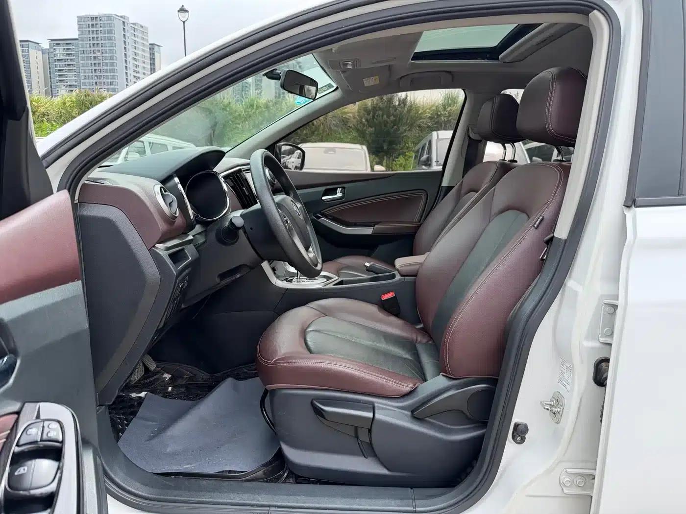 Venucia T70X 2016 2.0L CVT Smart Sport Edition — миниатюра 7