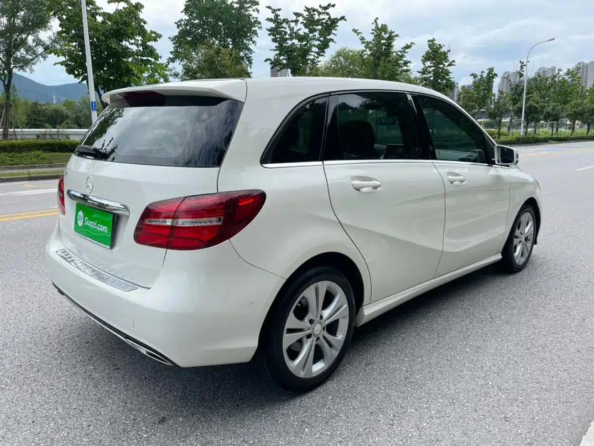 Mercedes-Benz B-Class 2015 B 200 Fashion Model — миниатюра 15
