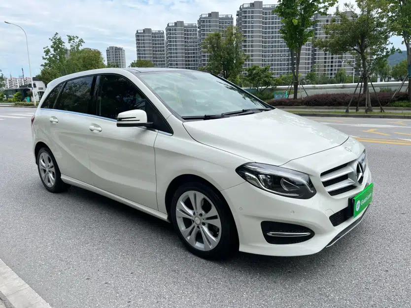 Mercedes-Benz B-Class 2015 B 200 Fashion Model — миниатюра 17