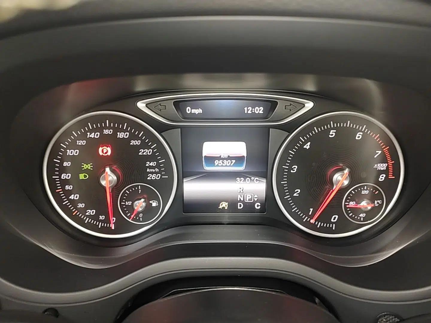 Mercedes-Benz B-Class 2015 B 200 Fashion Model — миниатюра 22