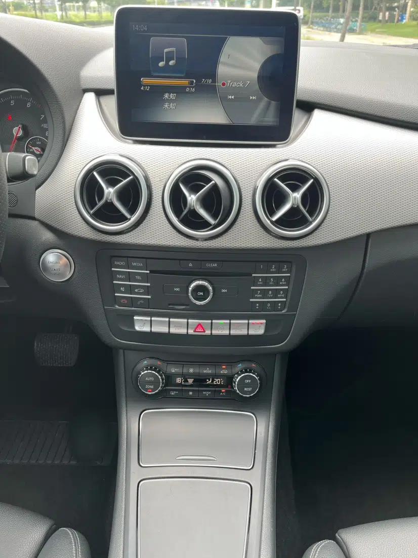 Mercedes-Benz B-Class 2015 B 200 Fashion Model — миниатюра 23