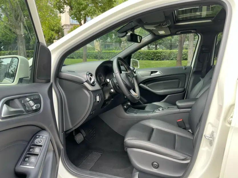 Mercedes-Benz B-Class 2015 B 200 Fashion Model — миниатюра 33