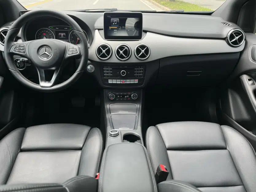 Mercedes-Benz B-Class 2015 B 200 Fashion Model — миниатюра 34