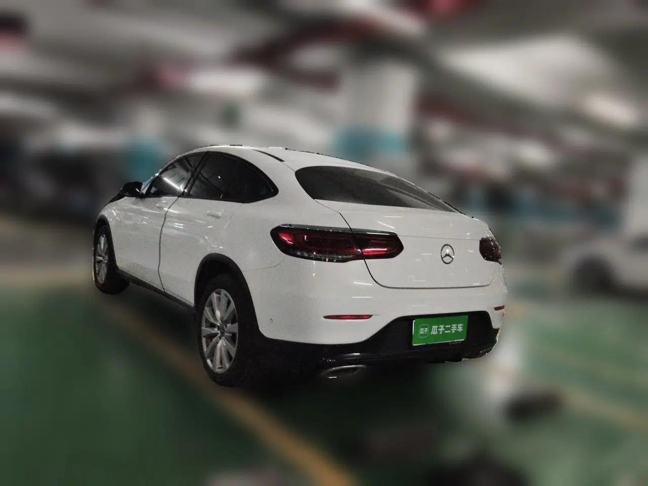 Mercedes-Benz GLC Coupe 2020 GLC 260 4MATIC Coupe SUV — миниатюра 4