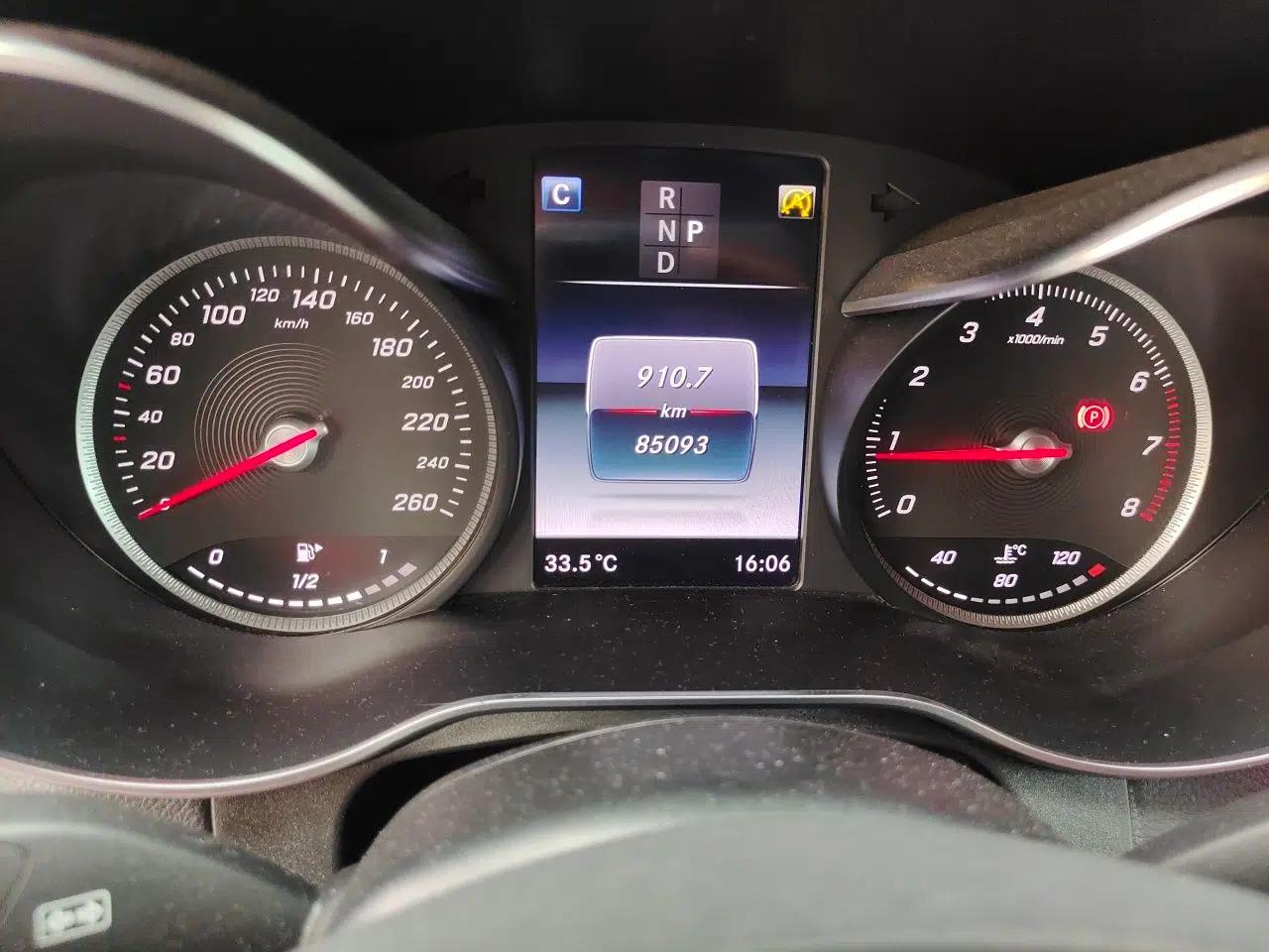 Mercedes-Benz GLC Coupe 2019 Facelift GLC 260 4MATIC Coupe SUV — миниатюра 12