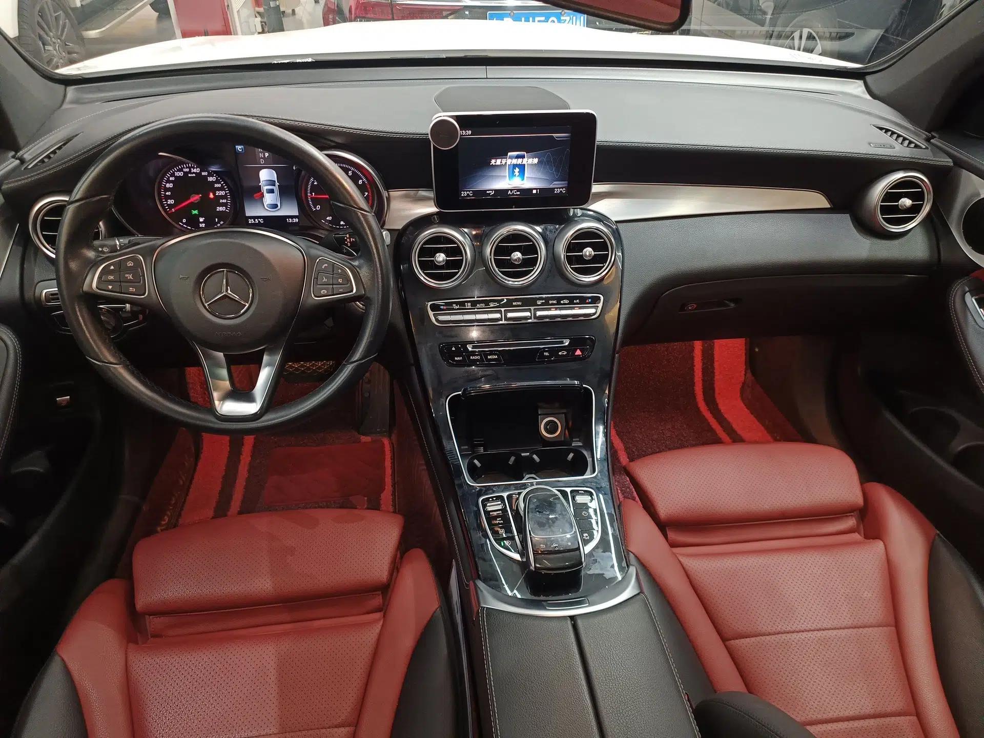 Mercedes-Benz GLC Coupe 2017 GLC 200 4MATIC Coupe SUV — миниатюра 16