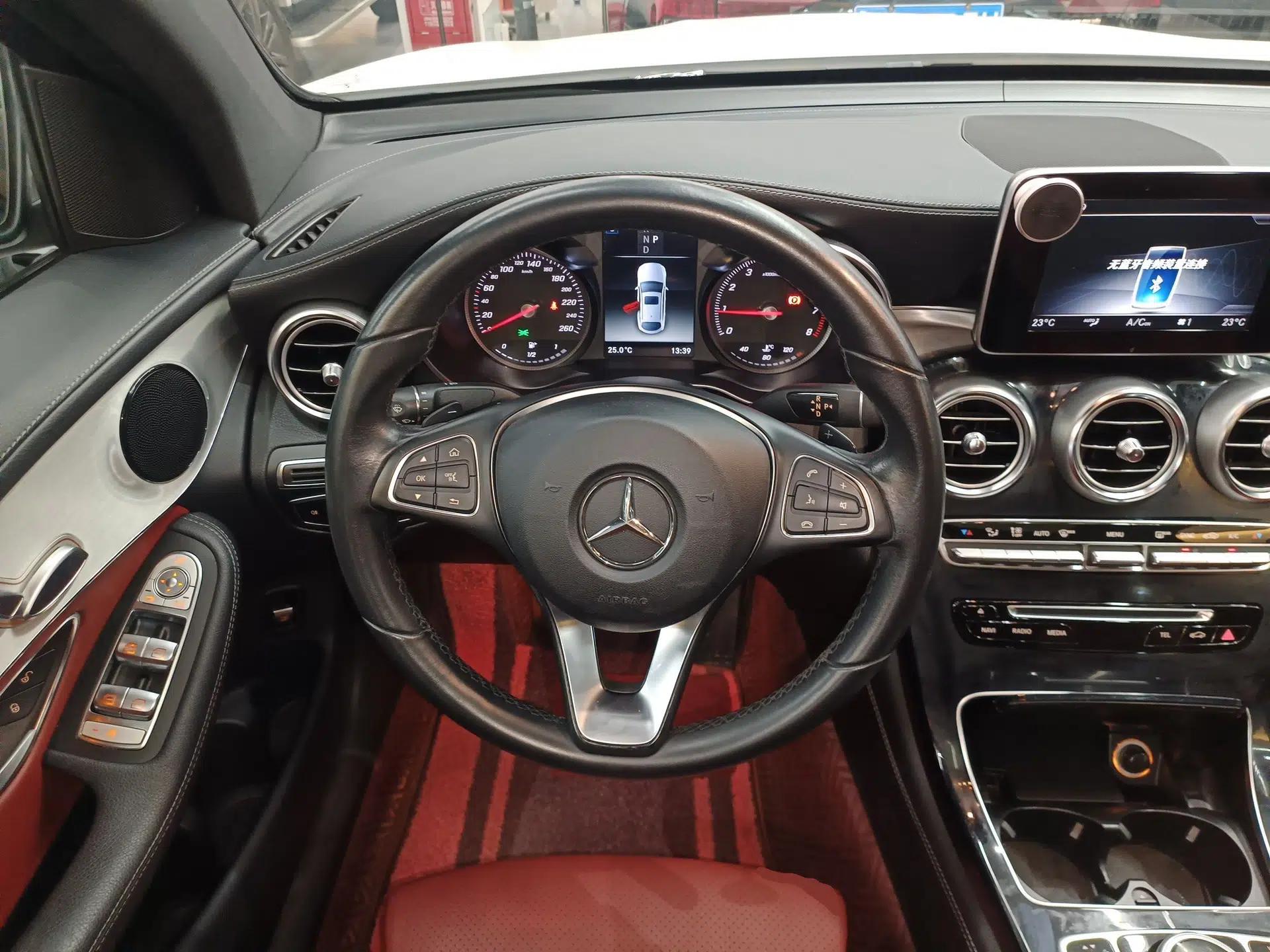 Mercedes-Benz GLC Coupe 2017 GLC 200 4MATIC Coupe SUV — миниатюра 17