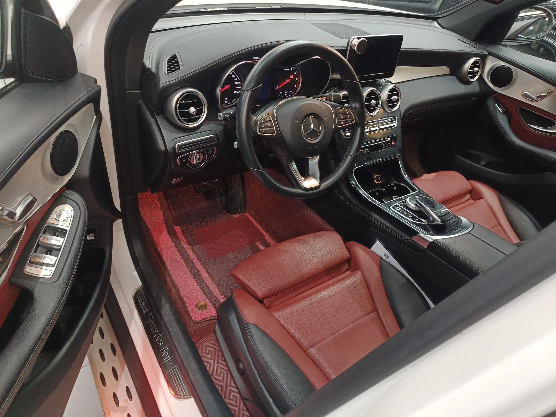 Mercedes-Benz GLC Coupe 2017 GLC 200 4MATIC Coupe SUV — миниатюра 22