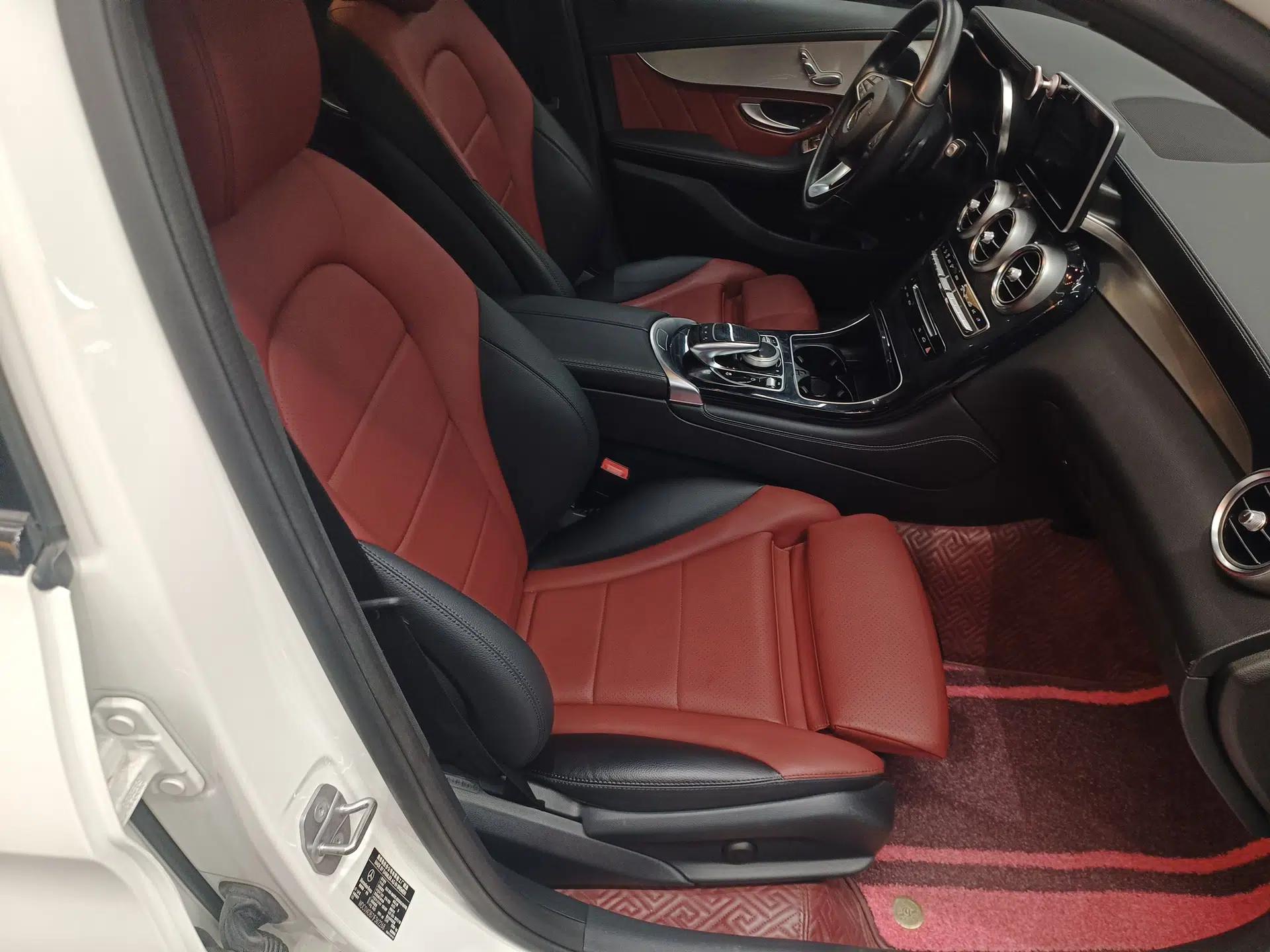 Mercedes-Benz GLC Coupe 2017 GLC 200 4MATIC Coupe SUV — миниатюра 23