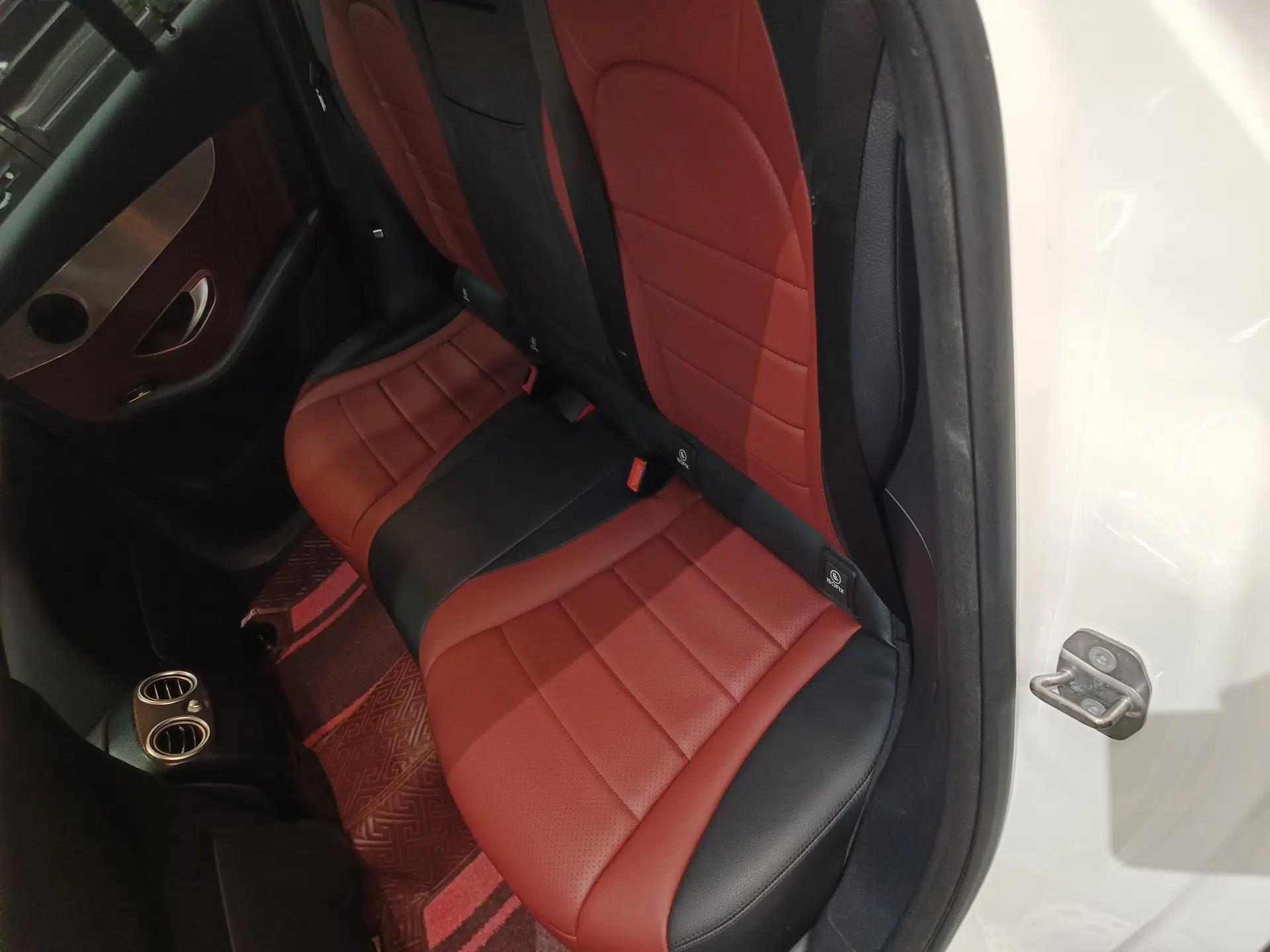 Mercedes-Benz GLC Coupe 2017 GLC 200 4MATIC Coupe SUV — миниатюра 24
