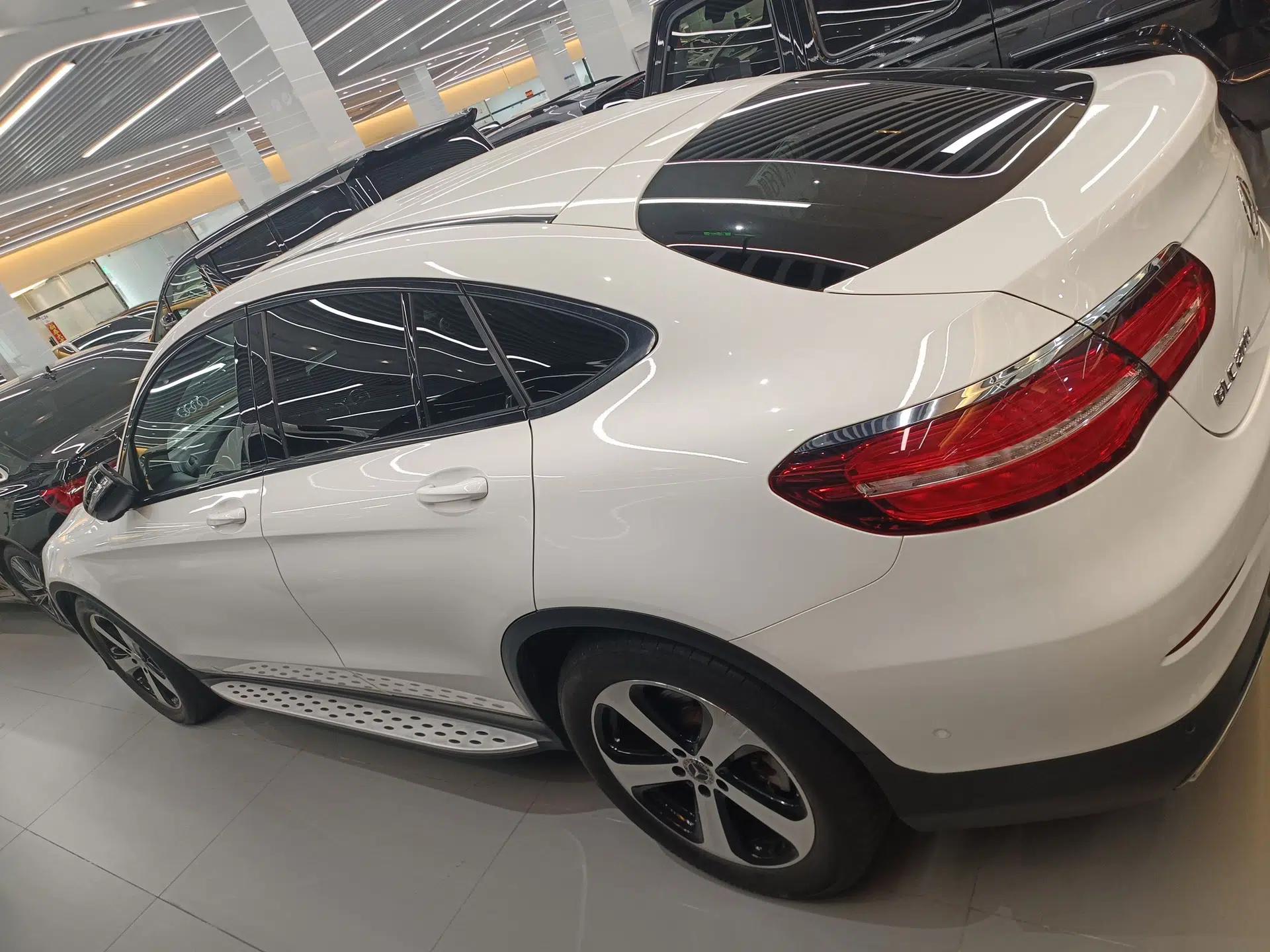 Mercedes-Benz GLC Coupe 2017 GLC 200 4MATIC Coupe SUV — миниатюра 6