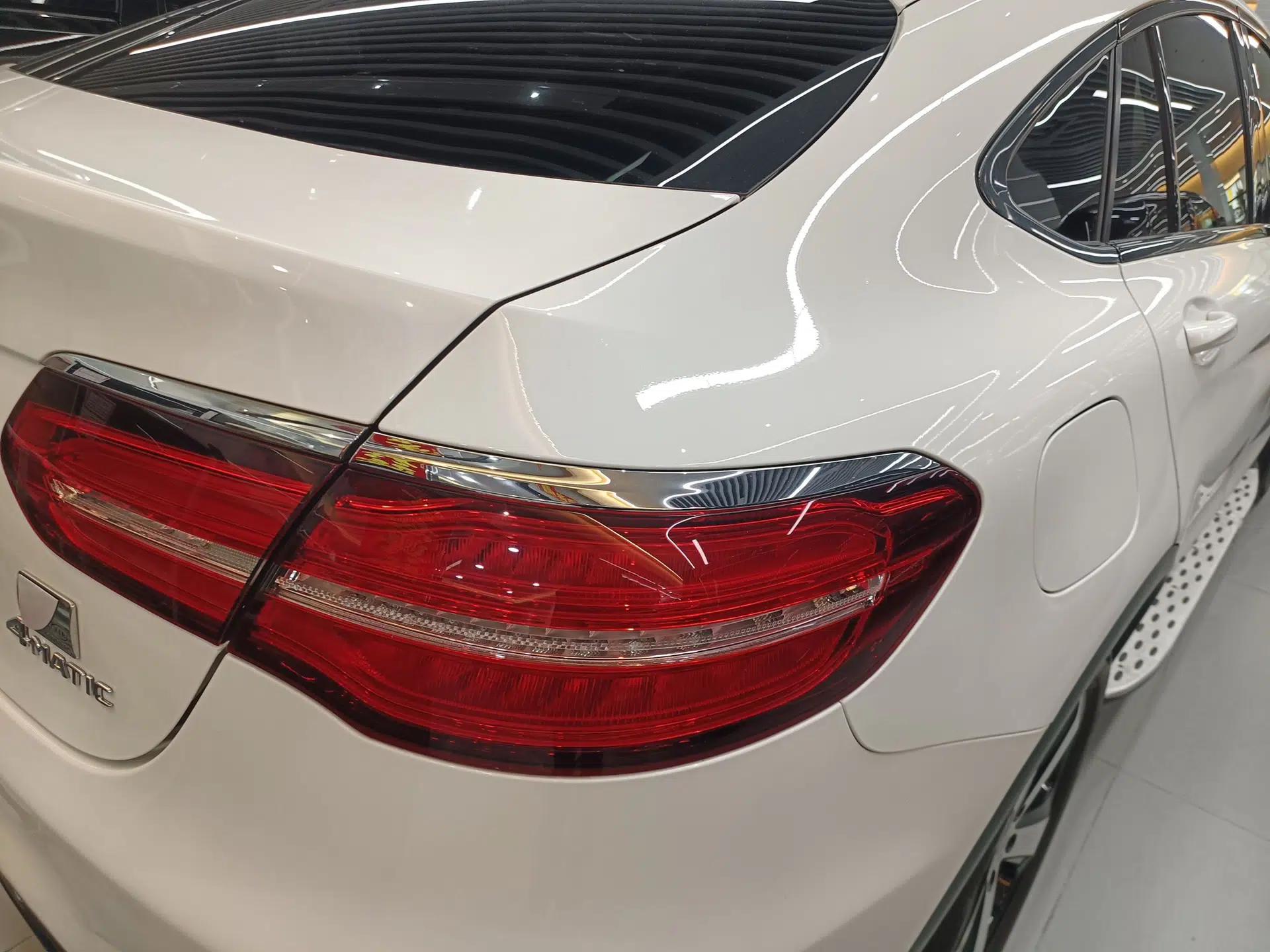 Mercedes-Benz GLC Coupe 2017 GLC 200 4MATIC Coupe SUV — миниатюра 9