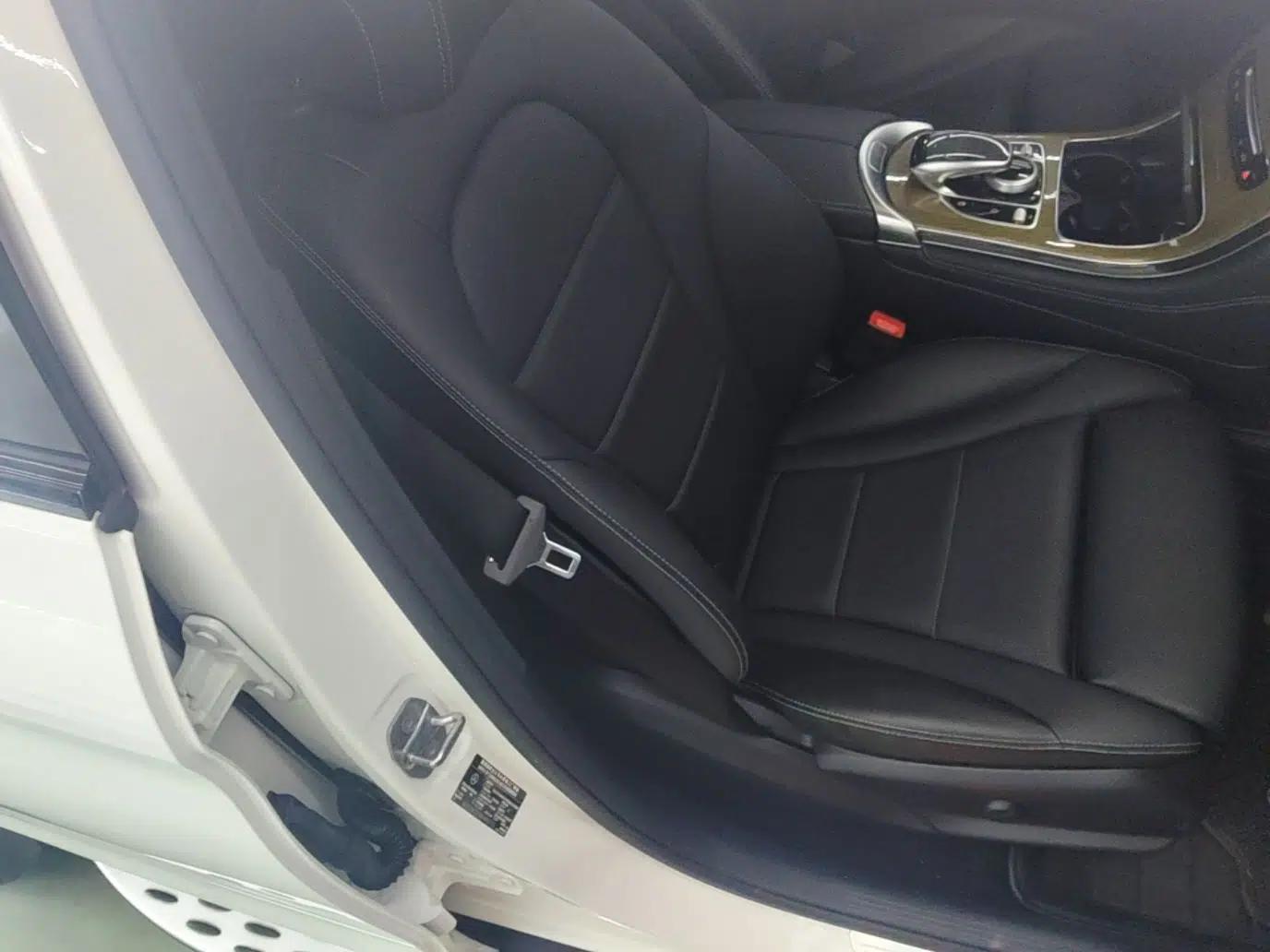 Mercedes-Benz GLC Coupe 2018 GLC 260 4MATIC Coupe SUV — миниатюра 24