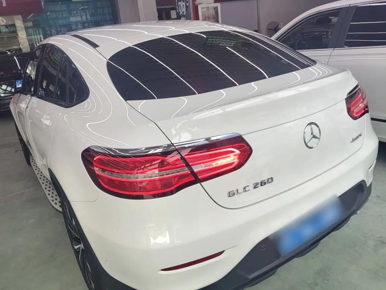 Mercedes-Benz GLC Coupe 2018 GLC 260 4MATIC Coupe SUV — миниатюра 4