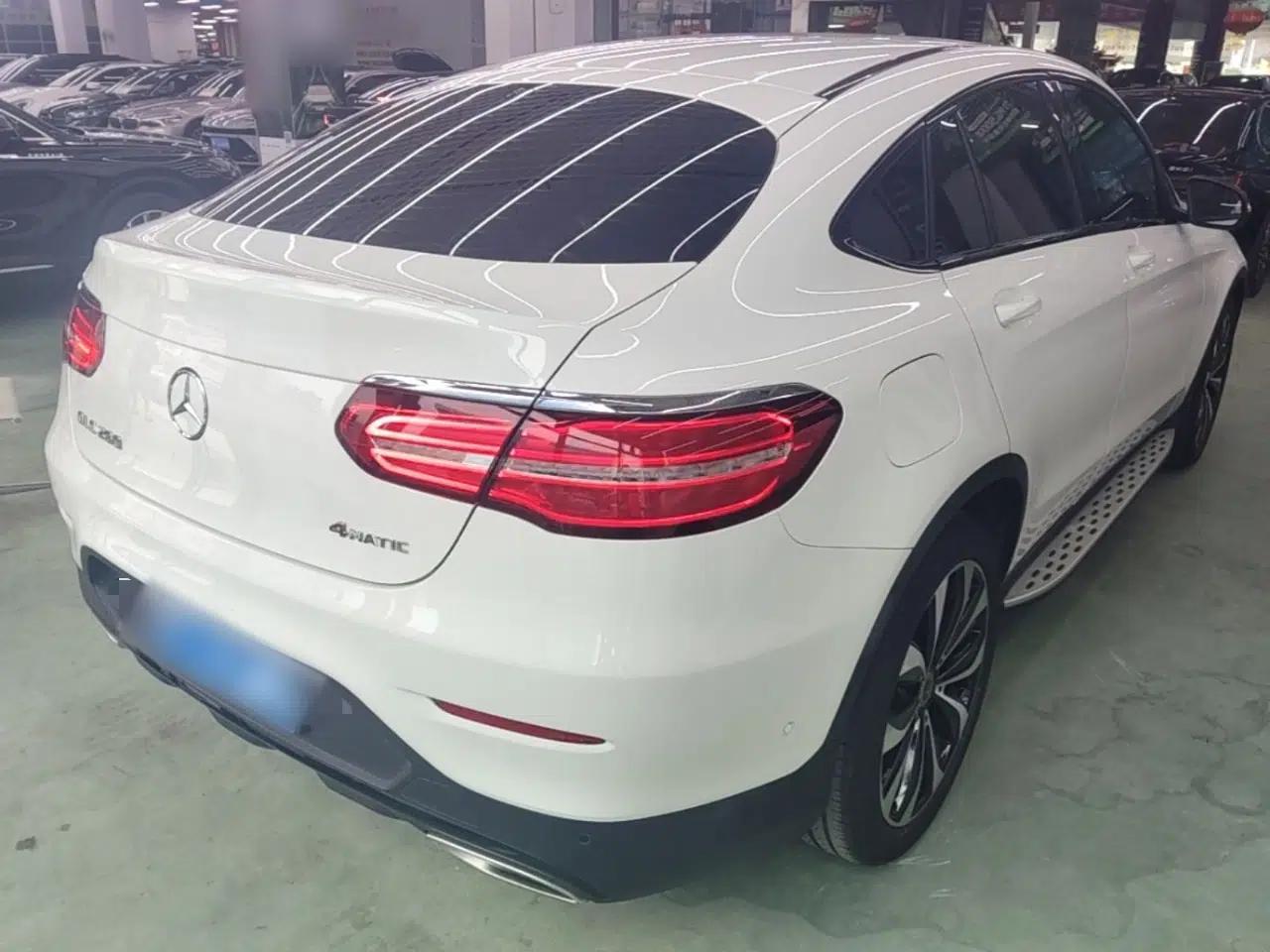 Mercedes-Benz GLC Coupe 2018 GLC 260 4MATIC Coupe SUV — миниатюра 6