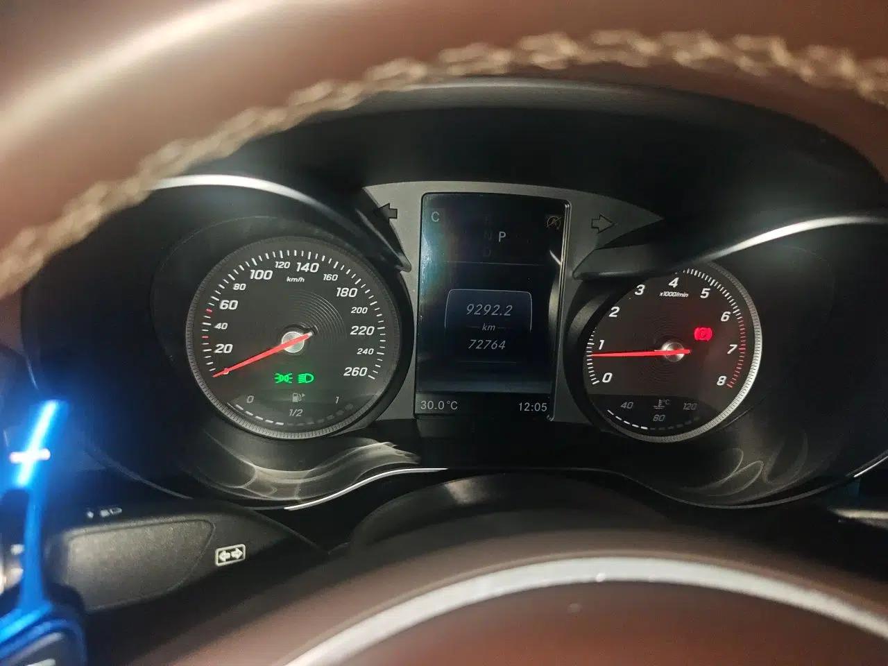 Mercedes-Benz GLC Coupe 2017 GLC 260 4MATIC Coupe SUV — миниатюра 11