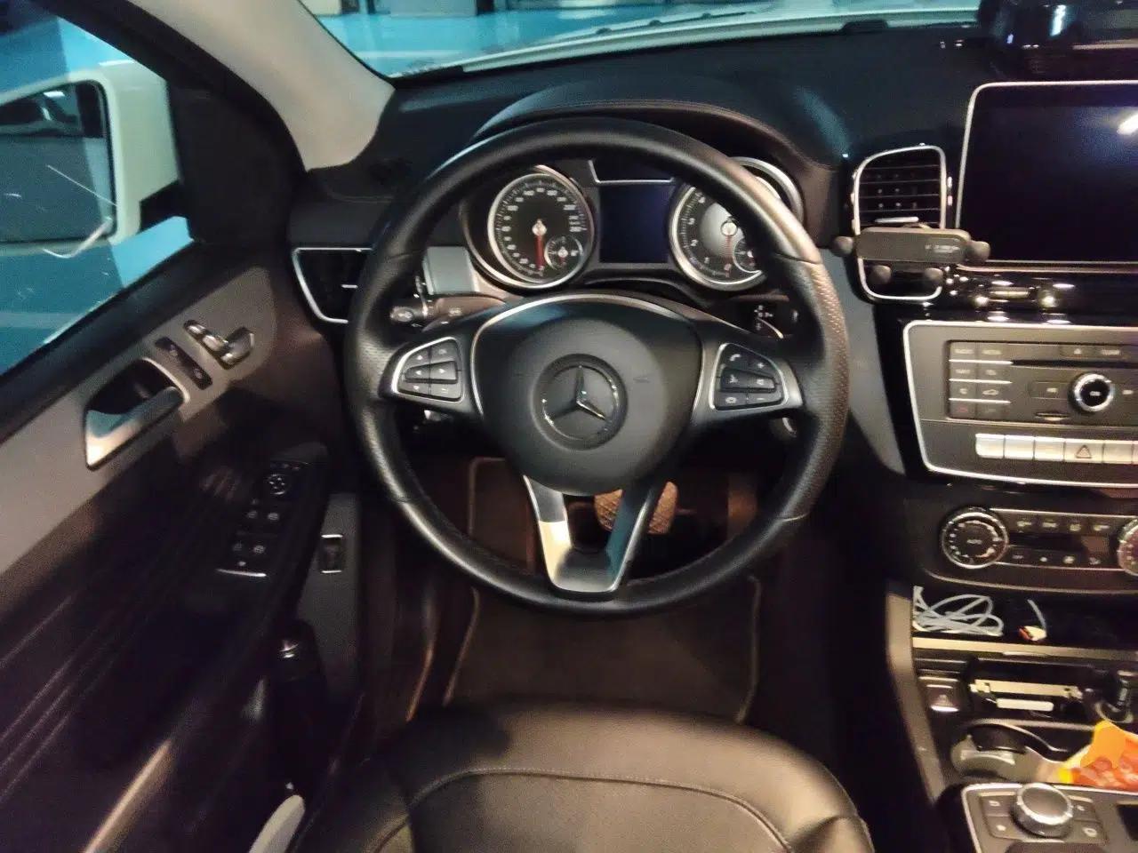 Mercedes-Benz GLE Coupe 2015 GLE 320 4MATIC Coupe SUV — миниатюра 10