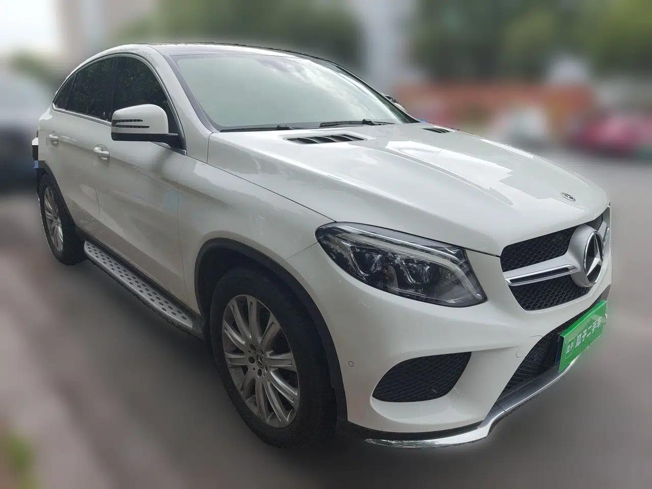 Mercedes-Benz GLE Coupe 2018 GLE 320 4MATIC Coupe SUV — миниатюра 3