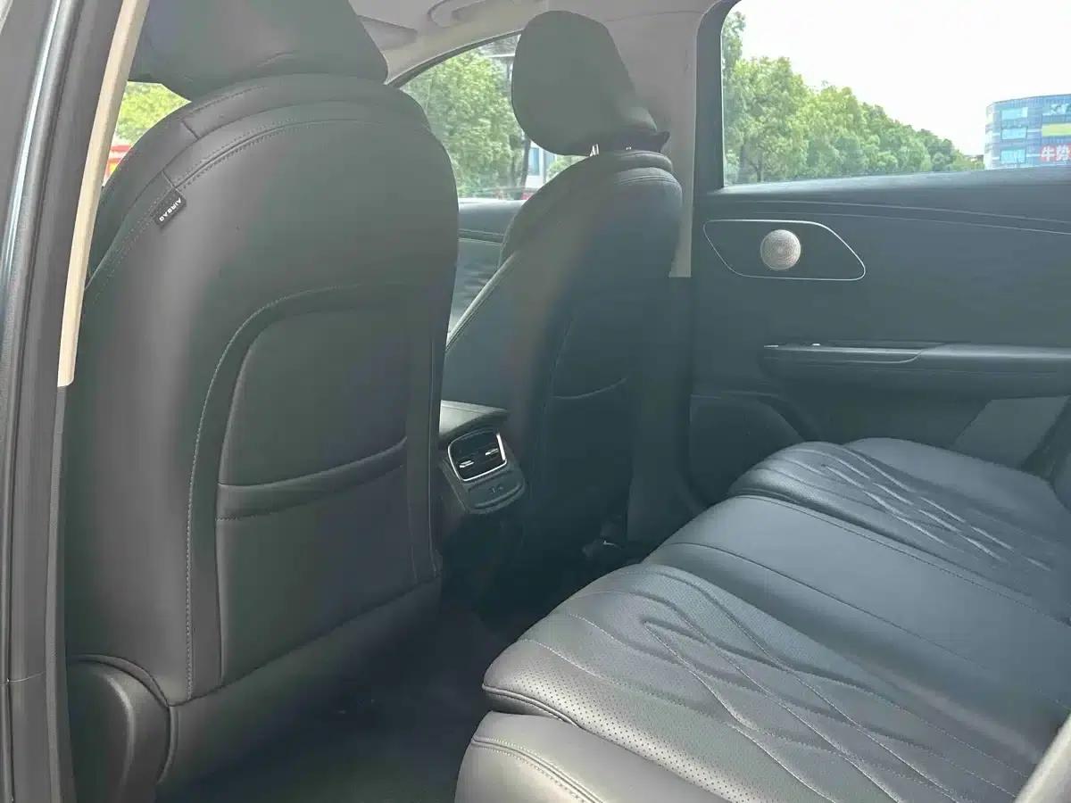 Fengyun A8L 2025 1.5TGDI 145km Luxury Edition — миниатюра 6