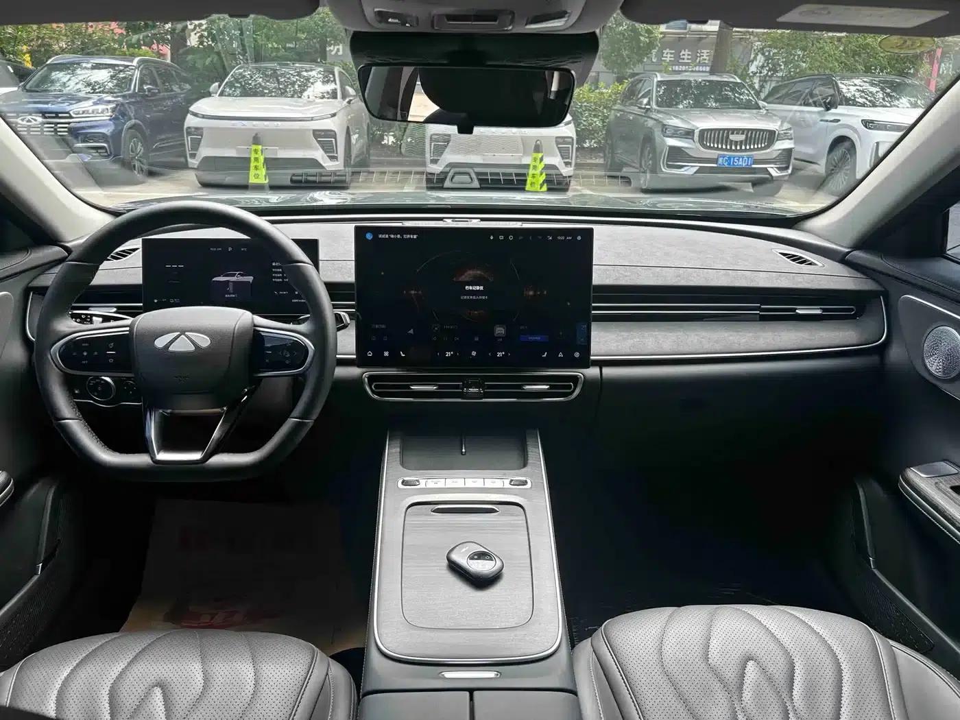 Fengyun A8L 2025 1.5TGDI 145km Luxury Edition — миниатюра 7