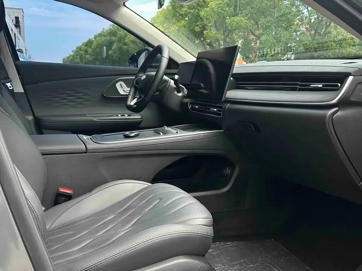Fengyun A8L 2025 1.5TGDI 145km Luxury Edition — миниатюра 9