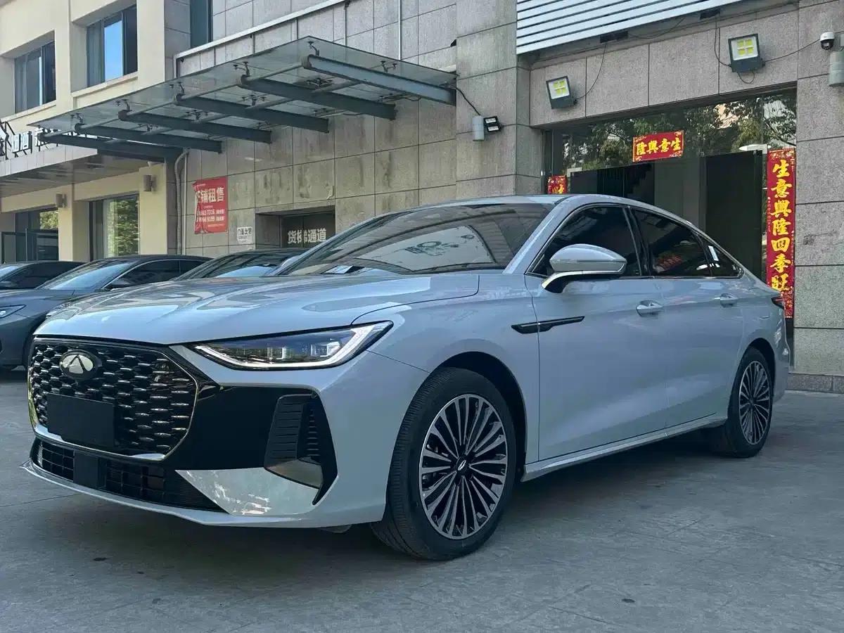 Fengyun A8L 2025 1.5TGDI 145km Luxury Edition — миниатюра 1