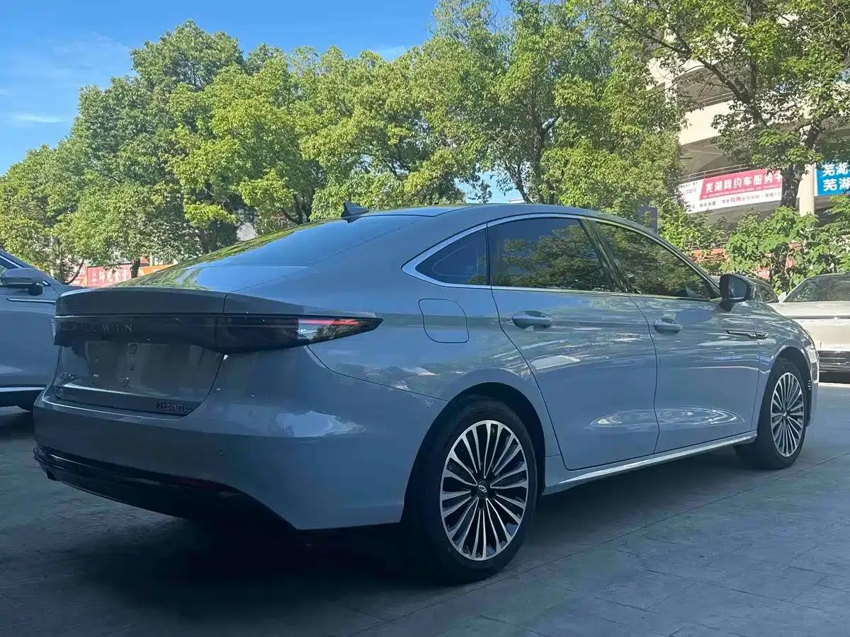 Fengyun A8L 2025 1.5TGDI 145km Luxury Edition — миниатюра 13