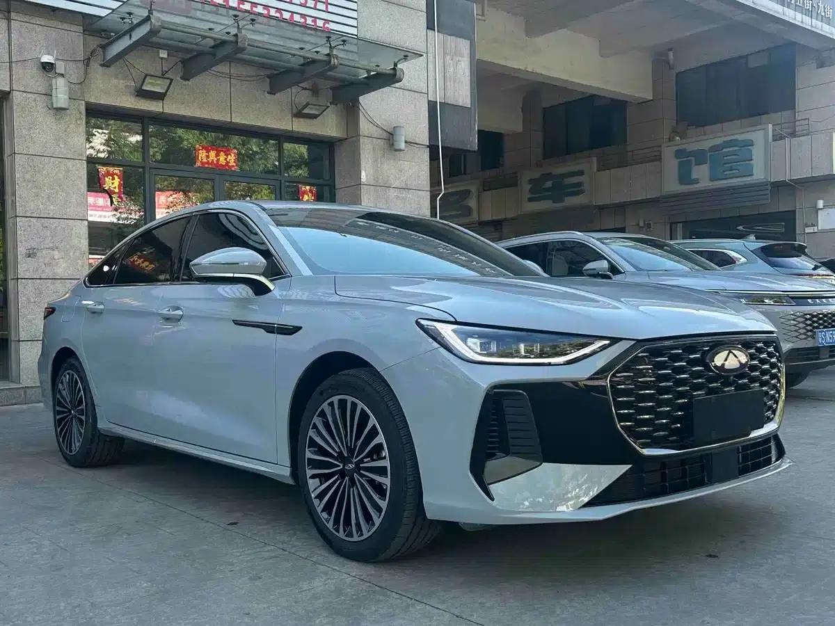 Fengyun A8L 2025 1.5TGDI 145km Luxury Edition — миниатюра 3