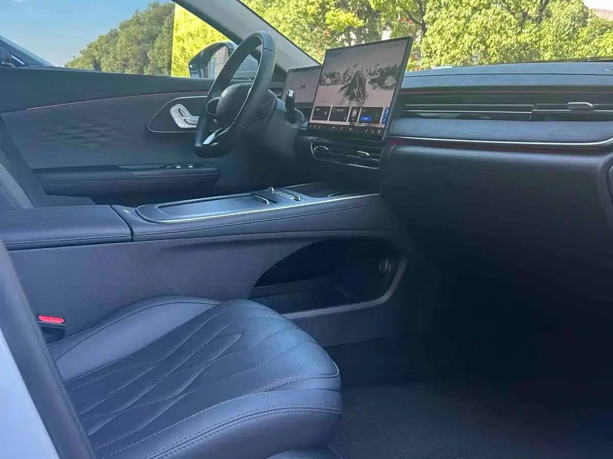 Fengyun A8L 2025 1.5TGDI 145km Luxury Edition — миниатюра 9