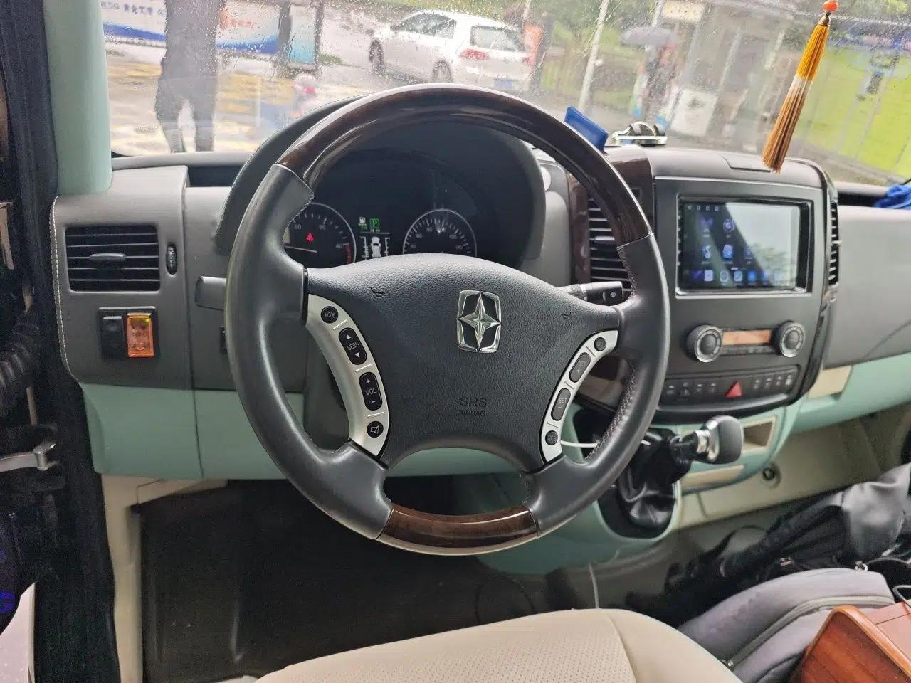 Mercedes-Benz Sprinter Yaxing Eurowind 2.8 diesel automatic 7-seater — миниатюра 10
