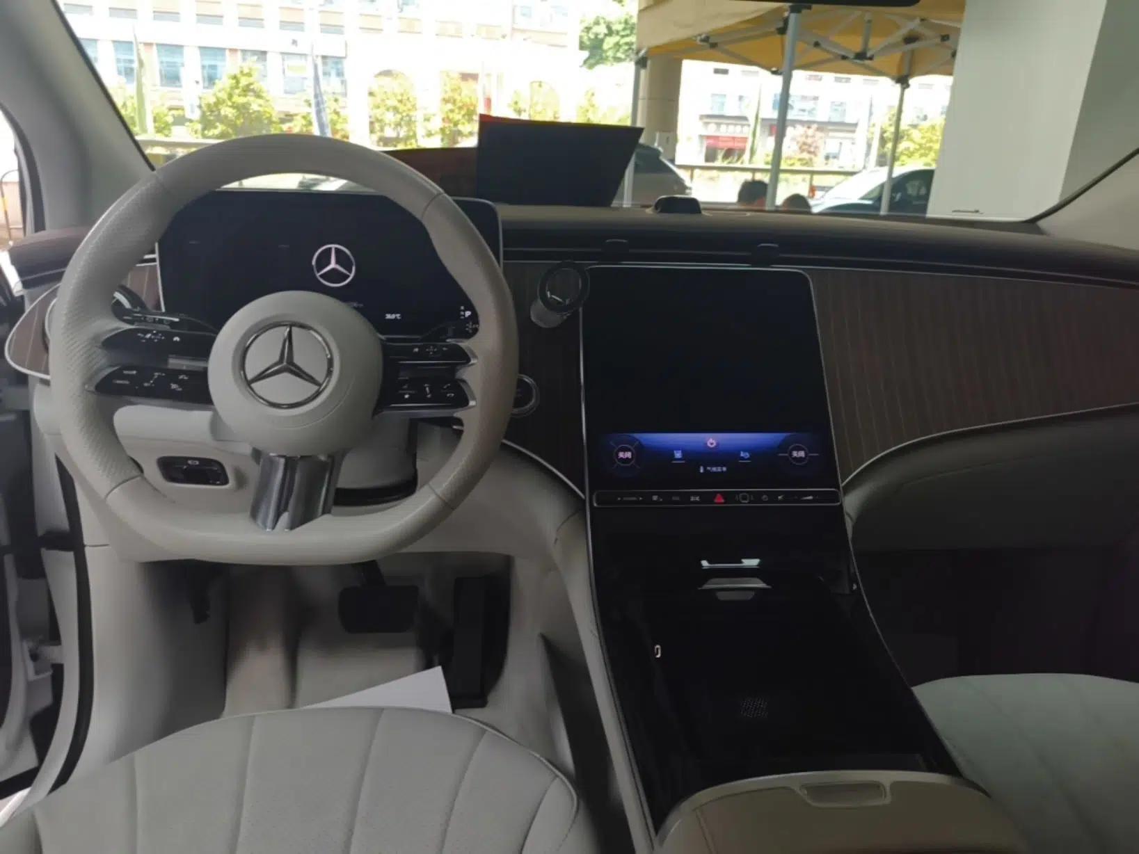Mercedes-Benz EQE SUV 2023 350 4MATIC Luxury Edition — миниатюра 18