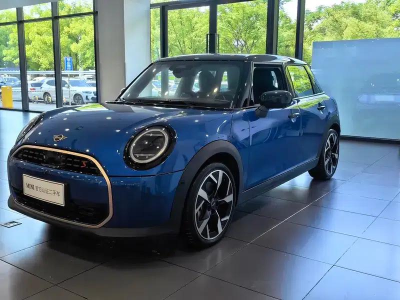MINI 2025 2.0T COOPER S 5-Door Artist Edition — миниатюра 1