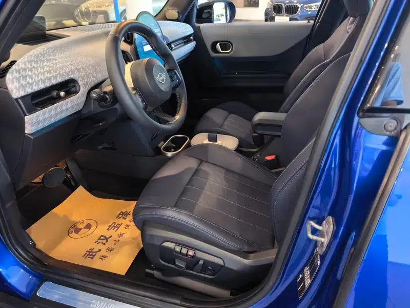 MINI 2025 2.0T COOPER S 5-Door Artist Edition — миниатюра 17