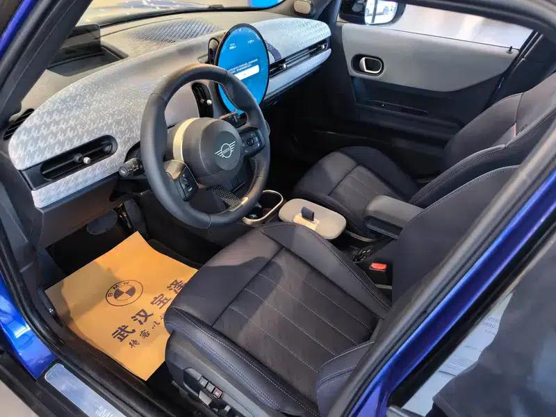 MINI 2025 2.0T COOPER S 5-Door Artist Edition — миниатюра 21