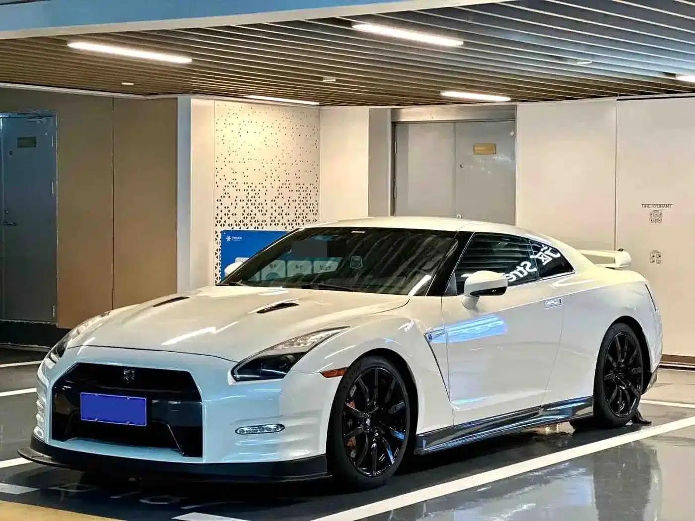 2012 Nissan GT-R 3.8T Premium Edition — миниатюра 1
