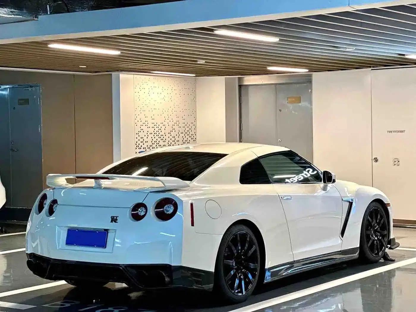 2012 Nissan GT-R 3.8T Premium Edition — миниатюра 10