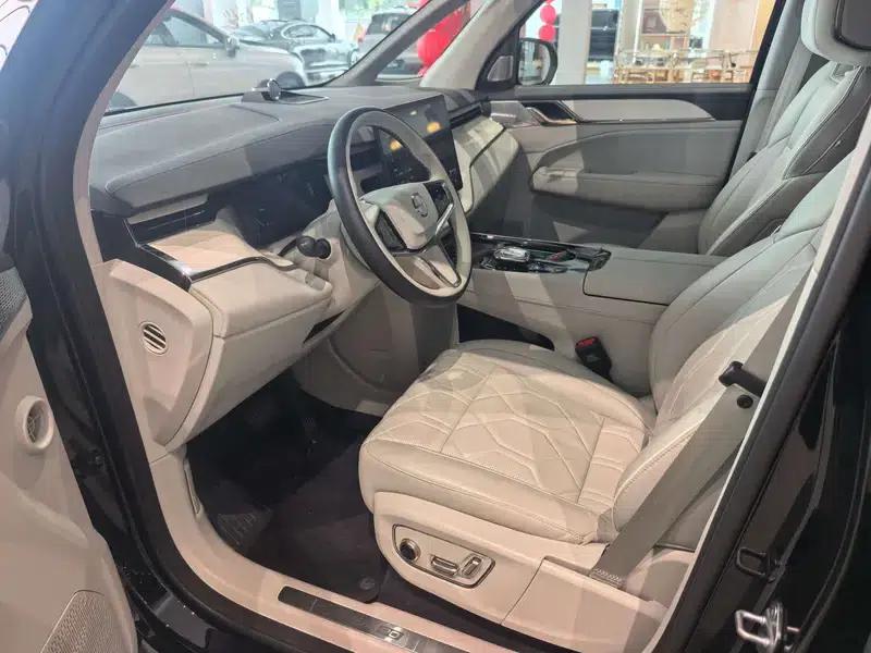 Volvo EM90 2025 Ultra 6-seater — миниатюра 12