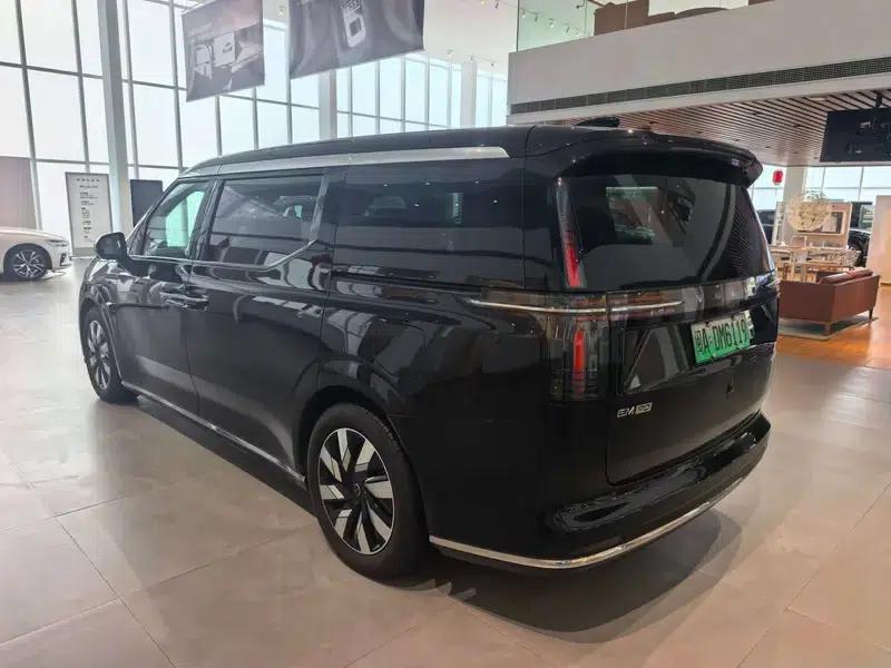 Volvo EM90 2025 Ultra 6-seater — миниатюра 5